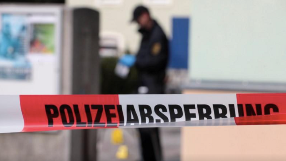 Sebuah Masjid Ditembaki Dengan Senapan Serbu Di Jerman